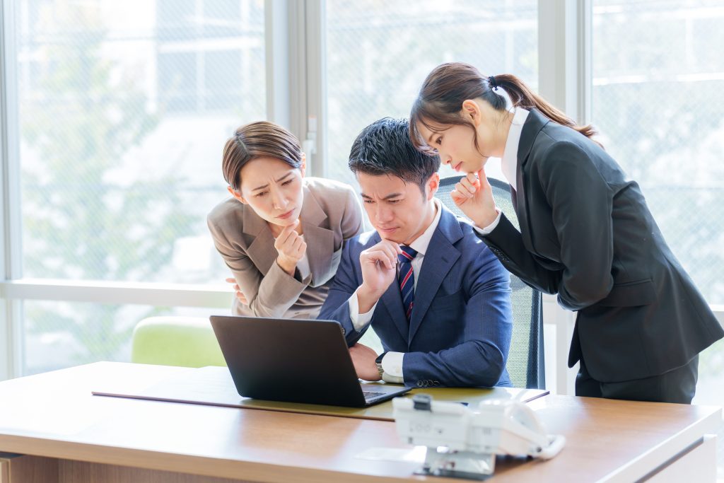 wordpressをアップデートして困った表情