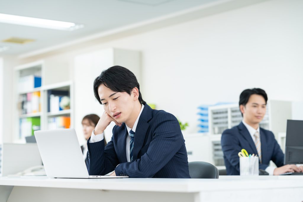 wordpressをアップデートして困った表情